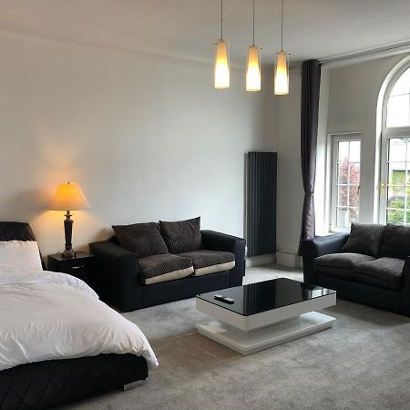 Ferienwohnung Premier 2 Bed Flat C Broxburn Exterior foto