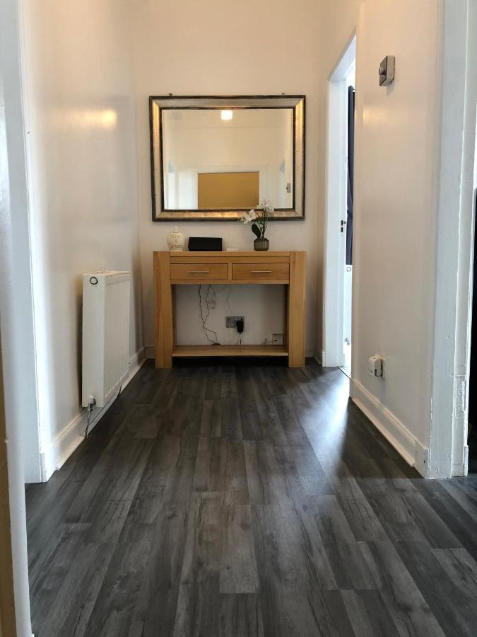 Ferienwohnung Premier 2 Bed Flat C Broxburn Exterior foto